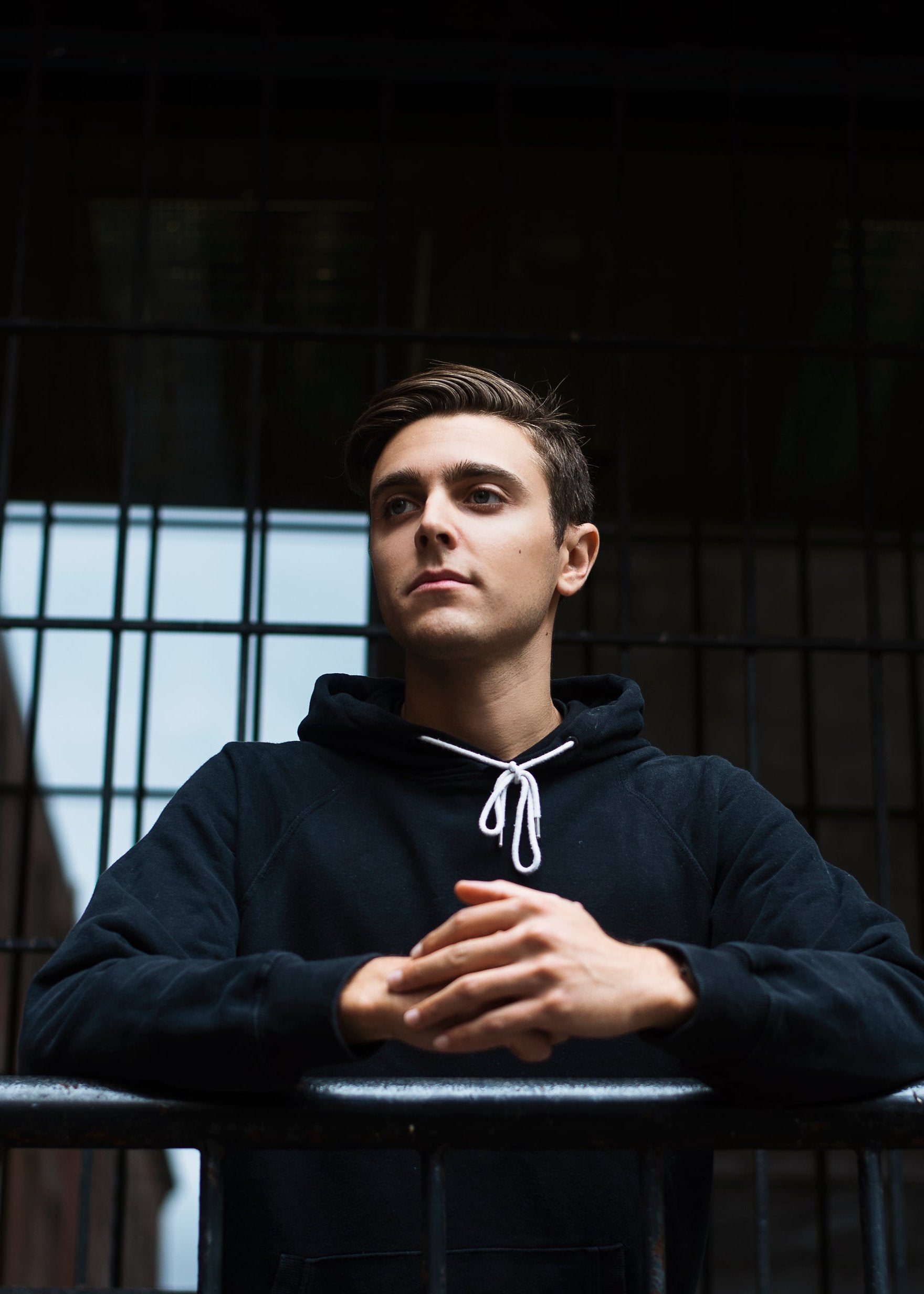 fall-mens-casual-hoodie-fashion_9a1e73b2-cfac-4d32-9221-57a52ae6e883.jpg