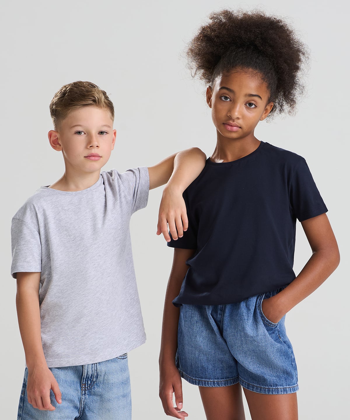 Kinder Unisex T-shirt AT02J